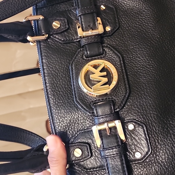 Michael Kors Satchel and Crossbody Bag - Picture 5 of 16
